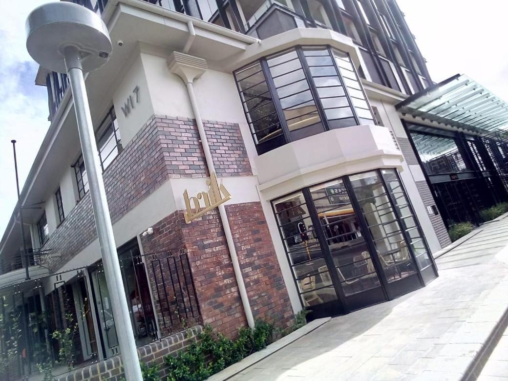 La One Rosebank Stay โจฮันเนสเบิร์ก ภายนอก รูปภาพ