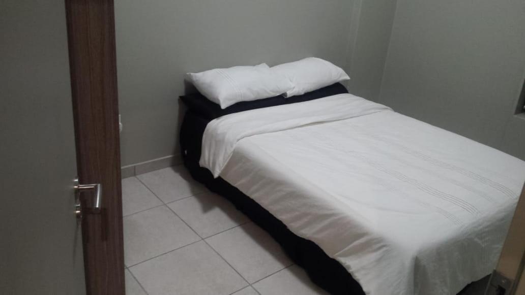 La One Rosebank Stay โจฮันเนสเบิร์ก ภายนอก รูปภาพ