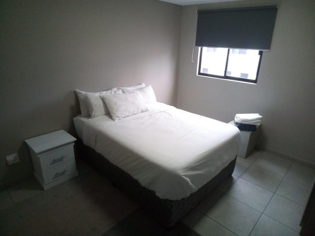 La One Rosebank Stay โจฮันเนสเบิร์ก ภายนอก รูปภาพ