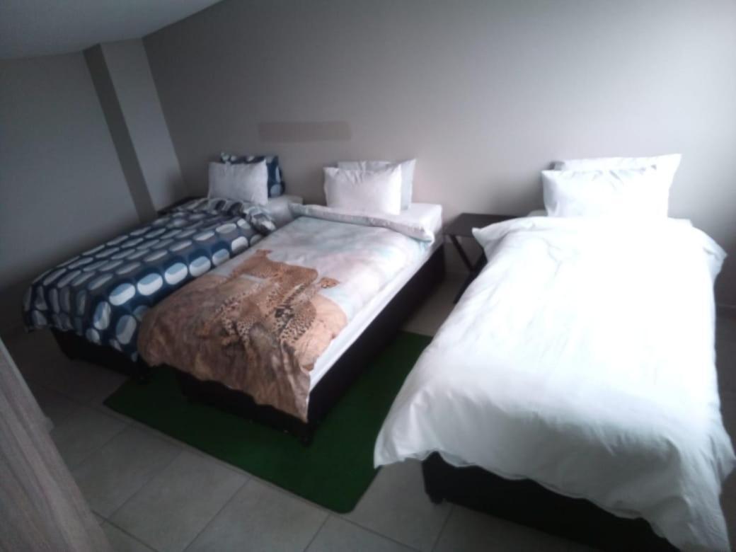 La One Rosebank Stay โจฮันเนสเบิร์ก ภายนอก รูปภาพ
