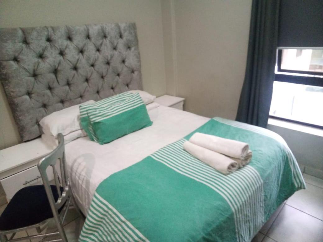 La One Rosebank Stay โจฮันเนสเบิร์ก ภายนอก รูปภาพ